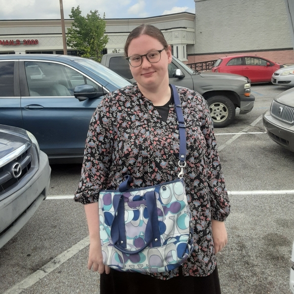 Meet your Posher, Savannah - Picture 2 of 2